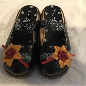 Pretty comfortable slides / shoes